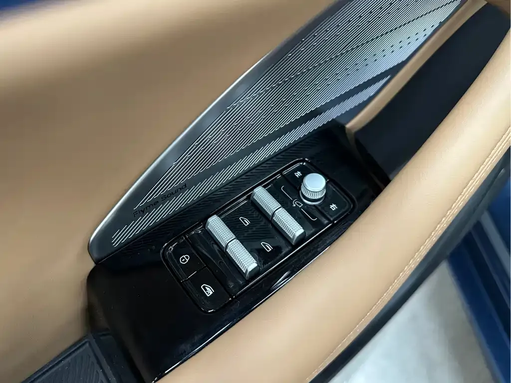 Geely Galaxy A7 — фото 4
