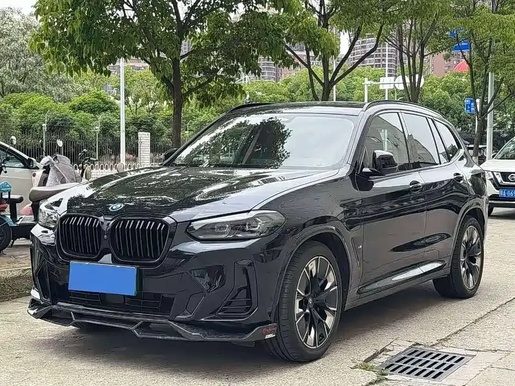 BMW iX3 — фото 1