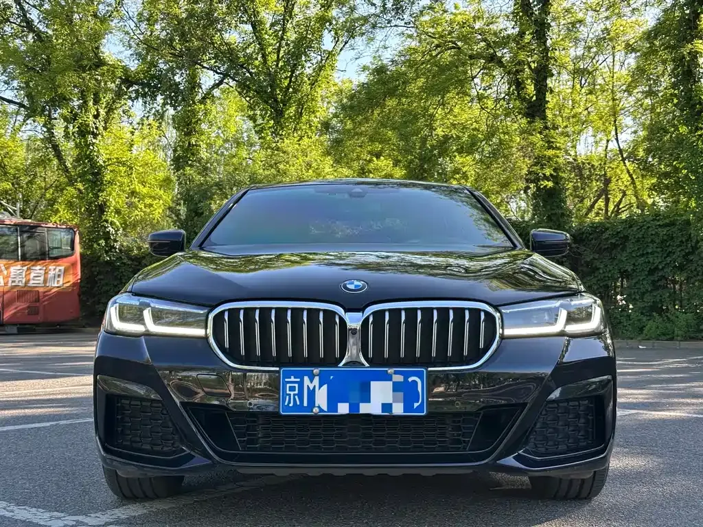BMW 5 Series — фото 10