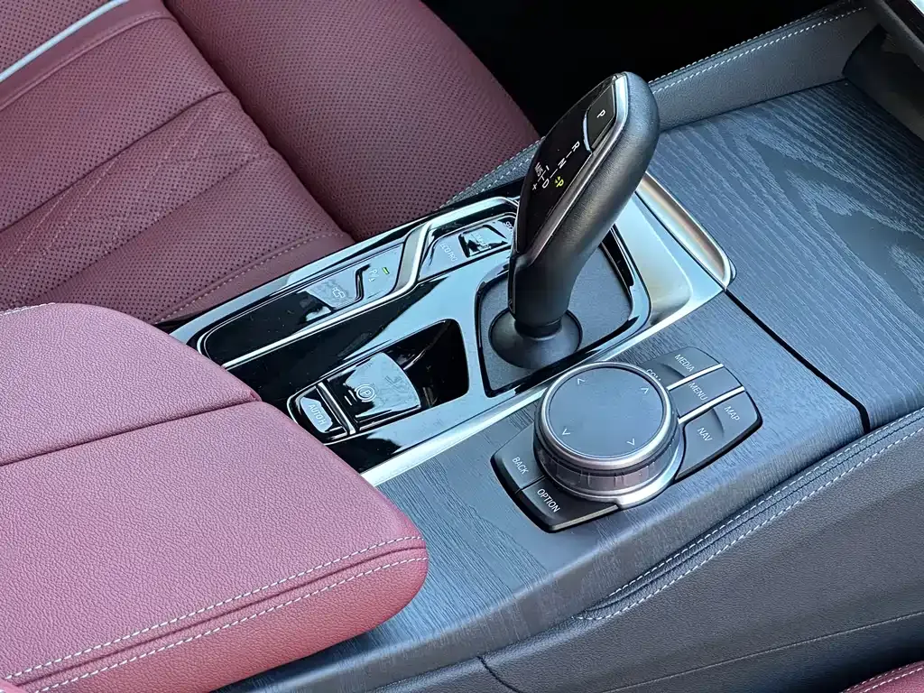 BMW 5 Series — фото 9