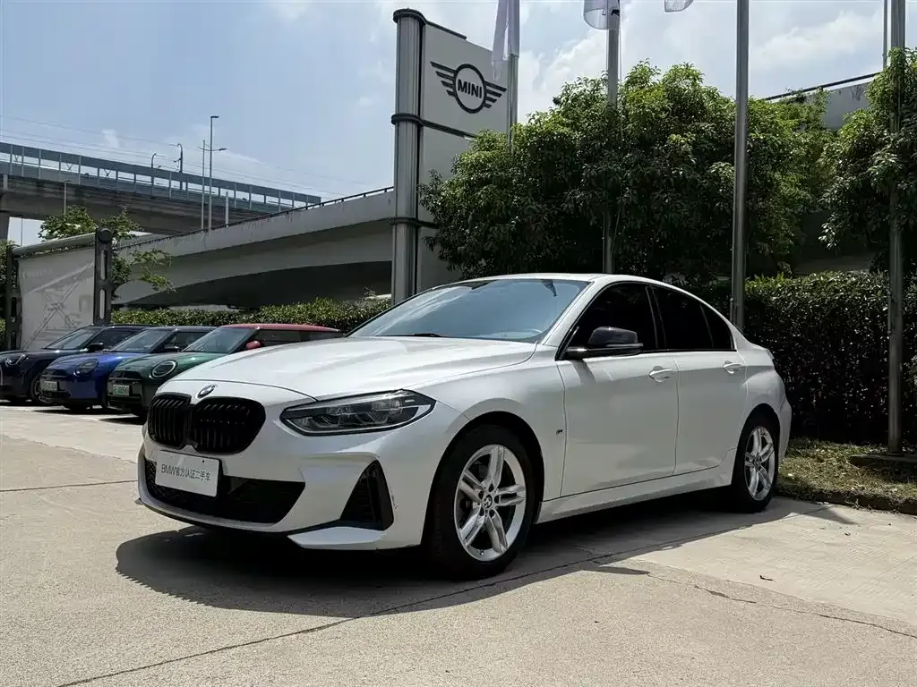 BMW 1 Series — фото 1