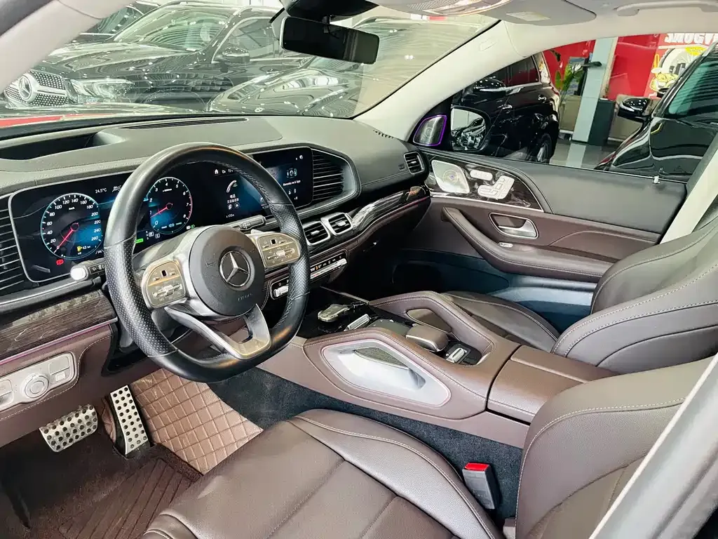 Mercedes-Benz GLS — фото 8