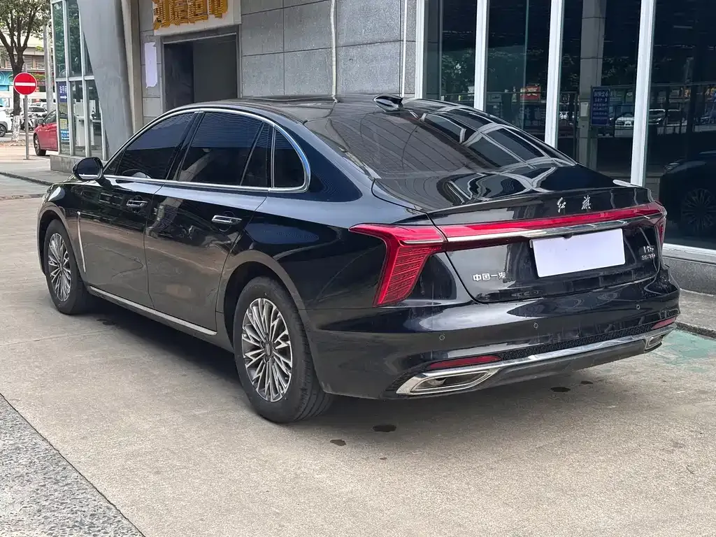 Hongqi H5 — фото 4