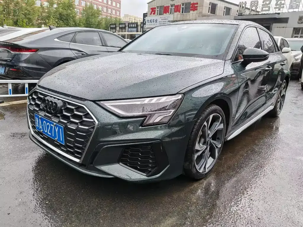 Audi A3 — фото 1
