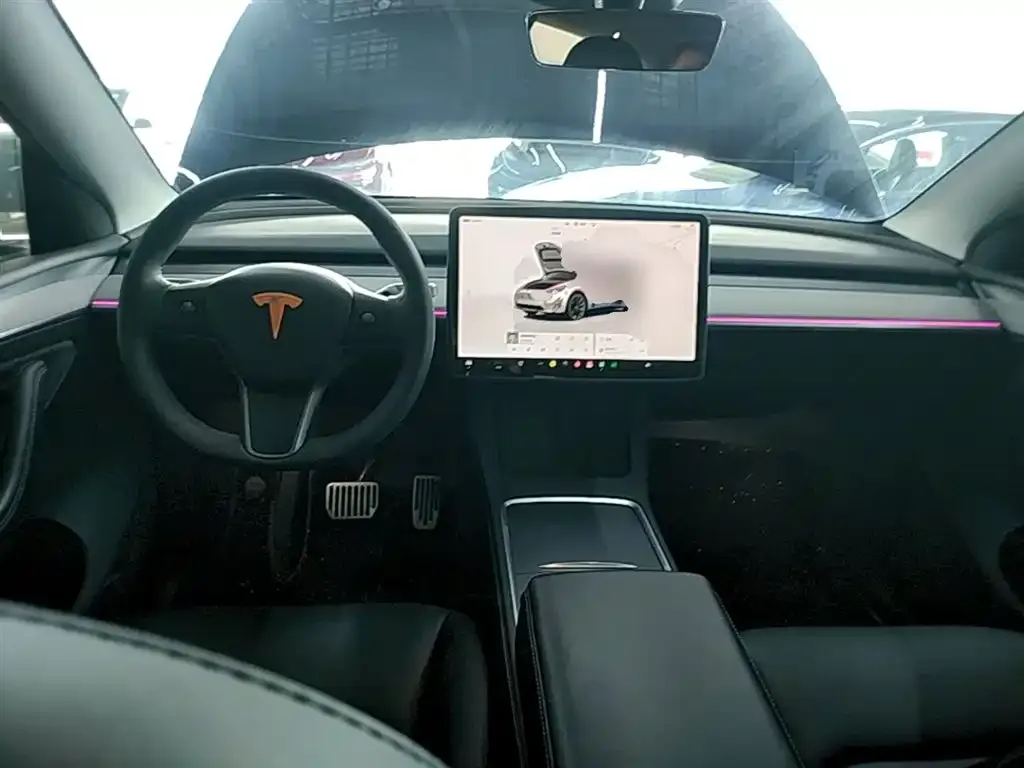 Tesla Model Y — фото 2