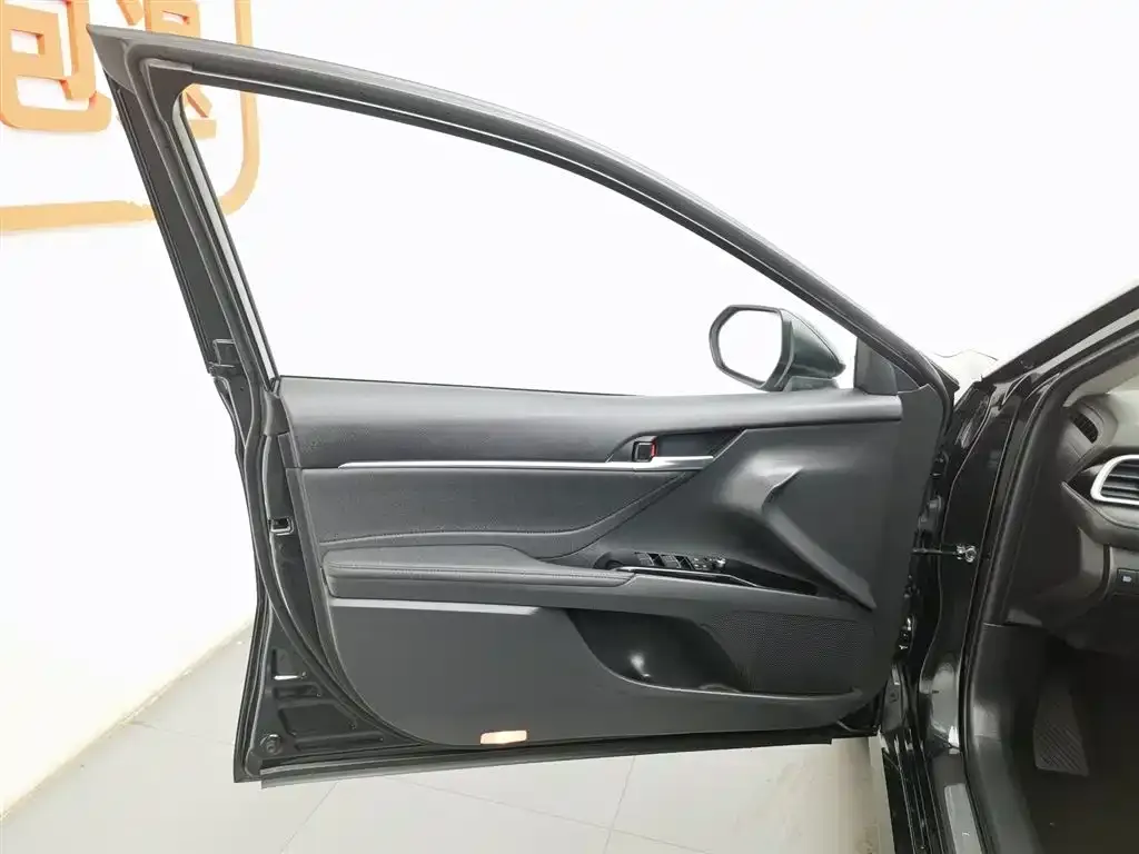 Toyota Camry 2022 из CN, фото 8