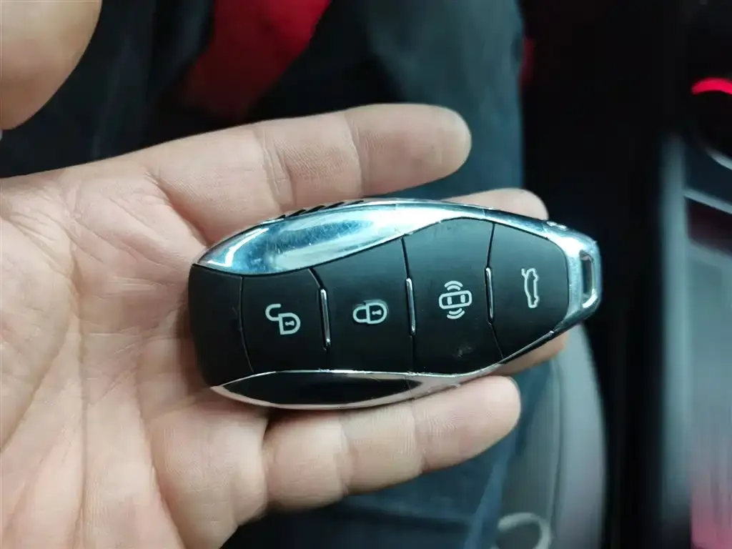 Hongqi EH7 2024 из CN, фото 5