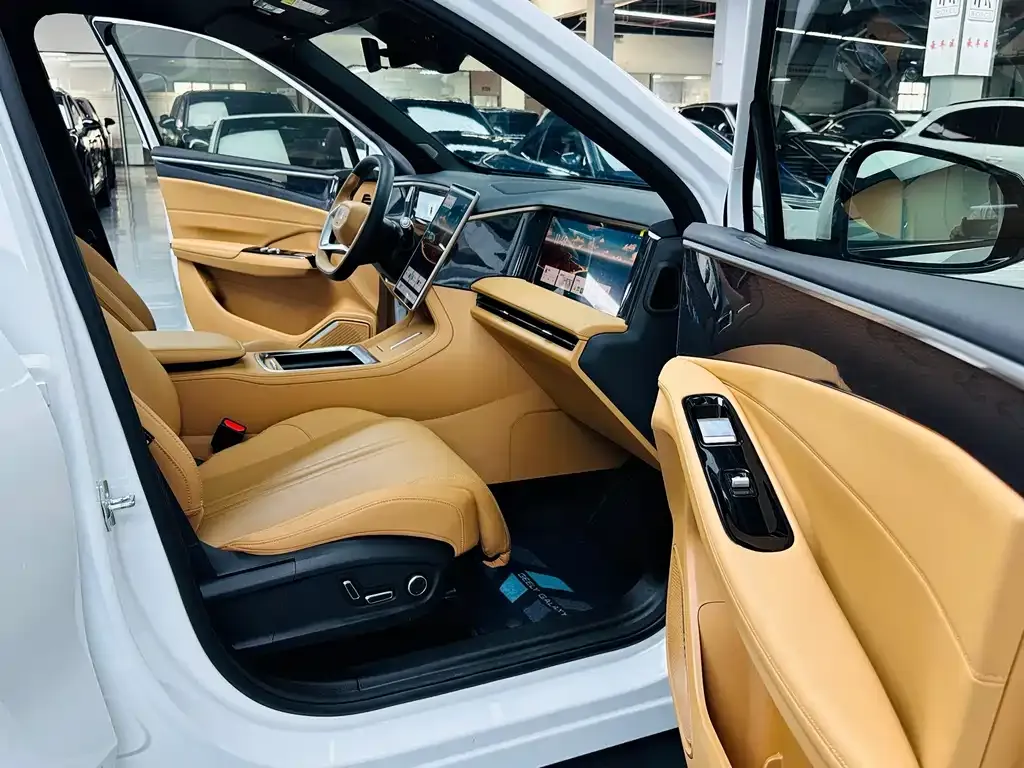 Geely Galaxy L7 — фото 9