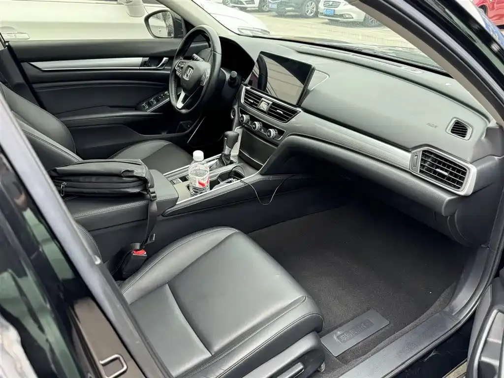 Honda Accord — фото 4