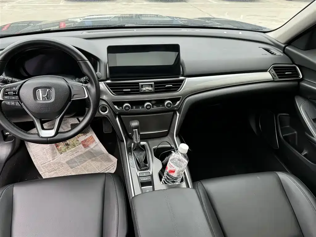 Honda Accord — фото 9