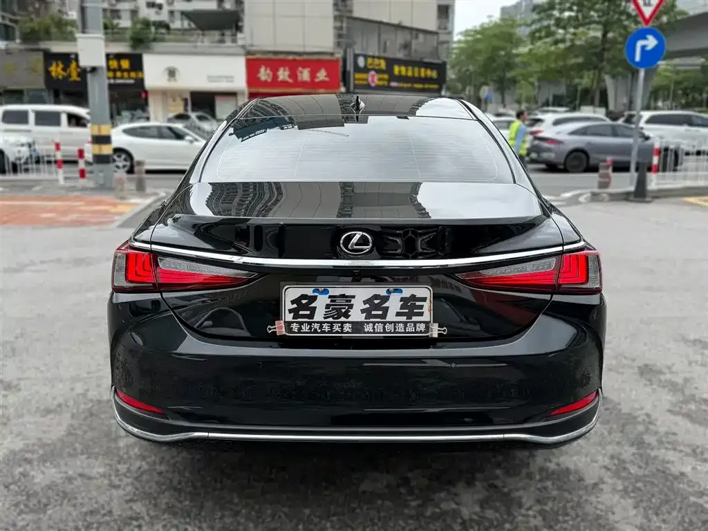 Lexus ES — фото 4