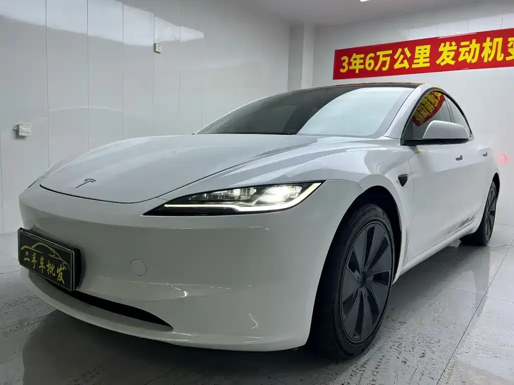 Tesla Model 3 — фото 1