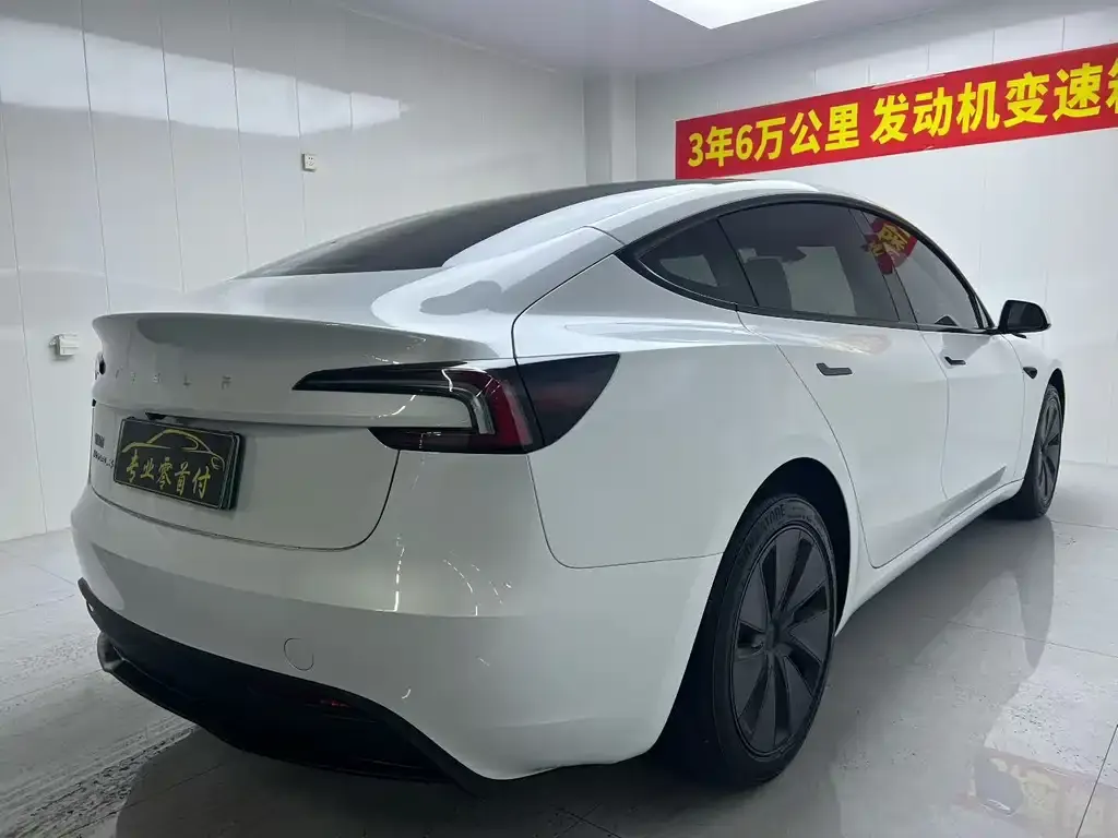 Tesla Model 3 — фото 8