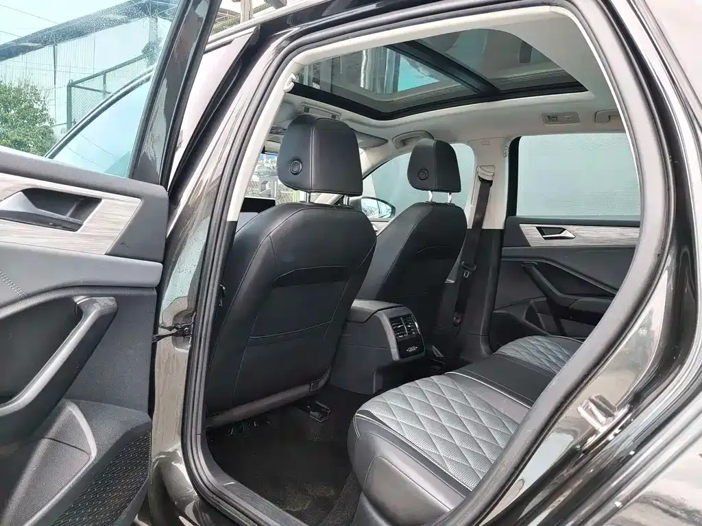 Volkswagen Sagitar 2023 из CN, фото 8