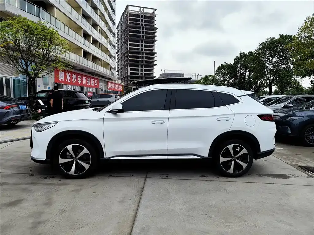 BYD PLUS New Energy — фото 9