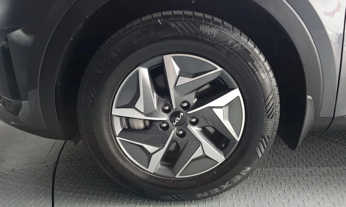 Kia Sorento — фото 10