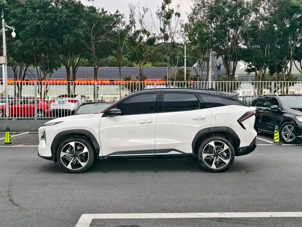 Geely Galaxy L7 — фото 10