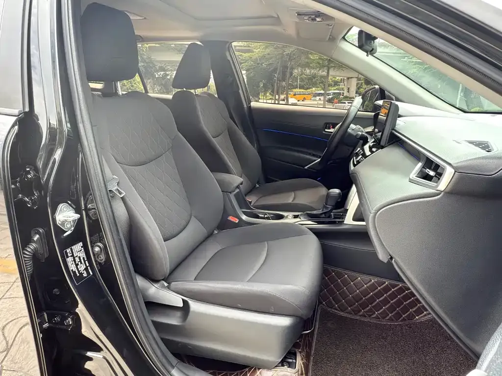 Toyota Corolla Cross — фото 4