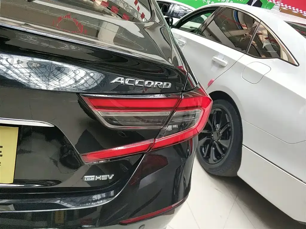 Honda Accord — фото 10