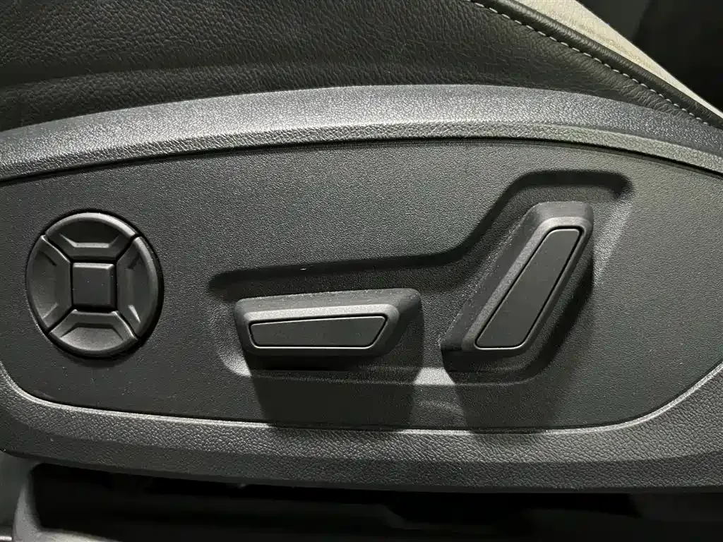 Audi Q3 — фото 10