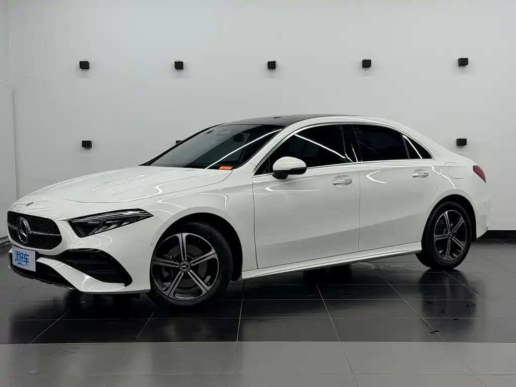 Mercedes-Benz A-Class — фото 1