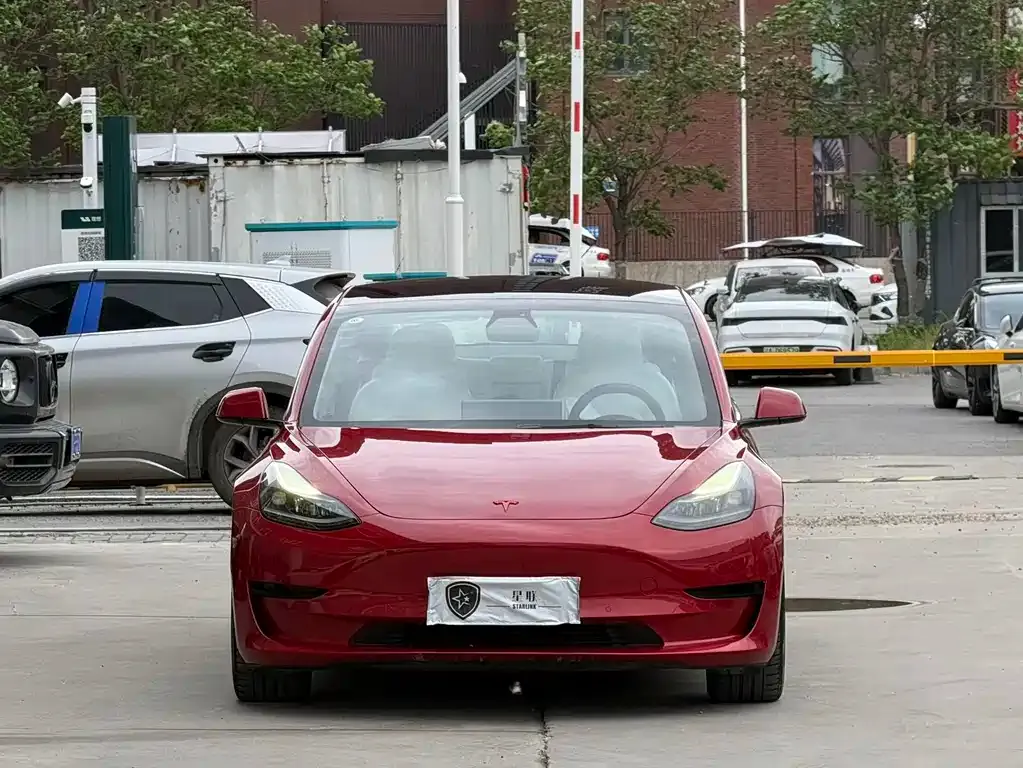 Tesla Model 3 — фото 3