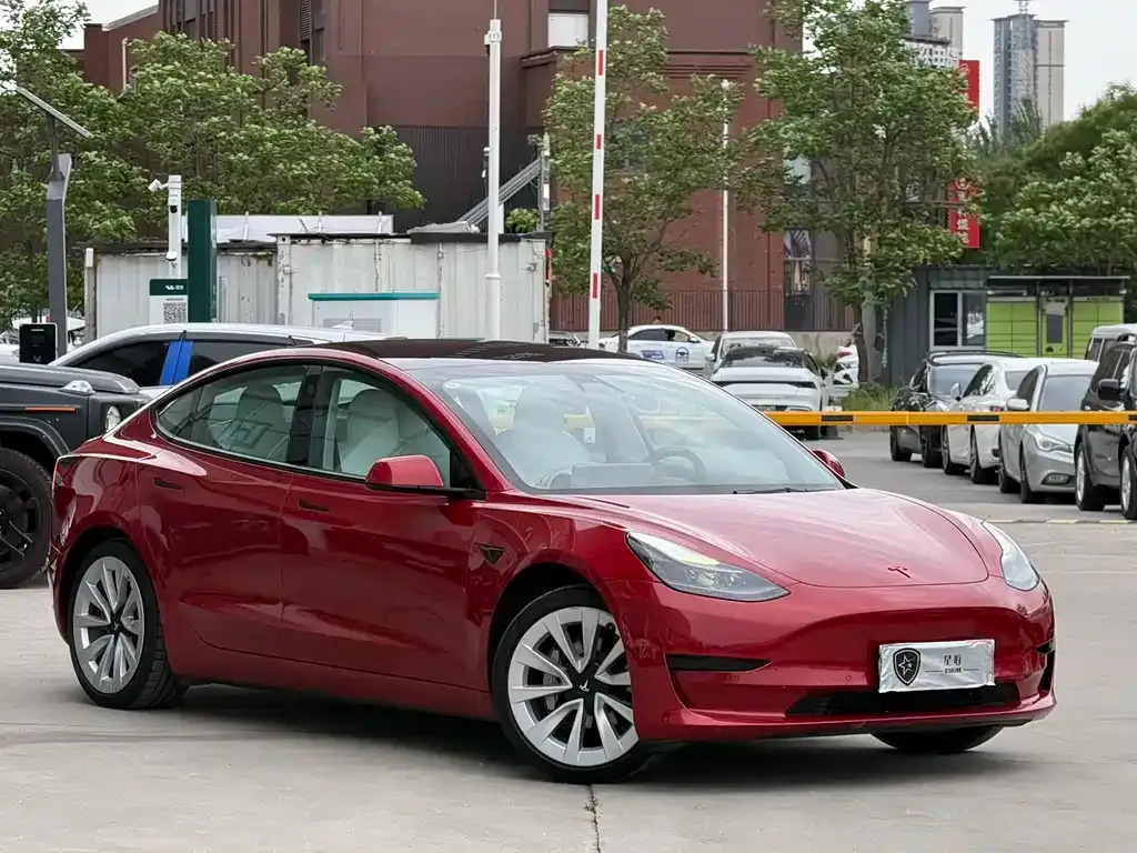Tesla Model 3 — фото 10