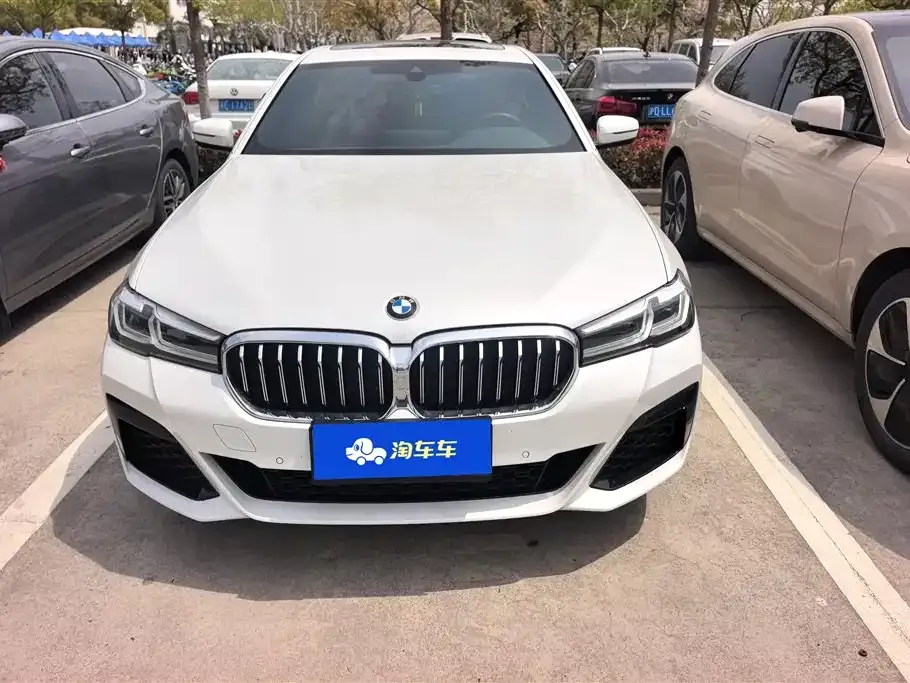BMW 5 Series — фото 1