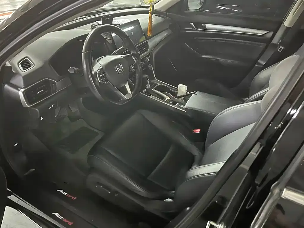 Honda Accord — фото 9