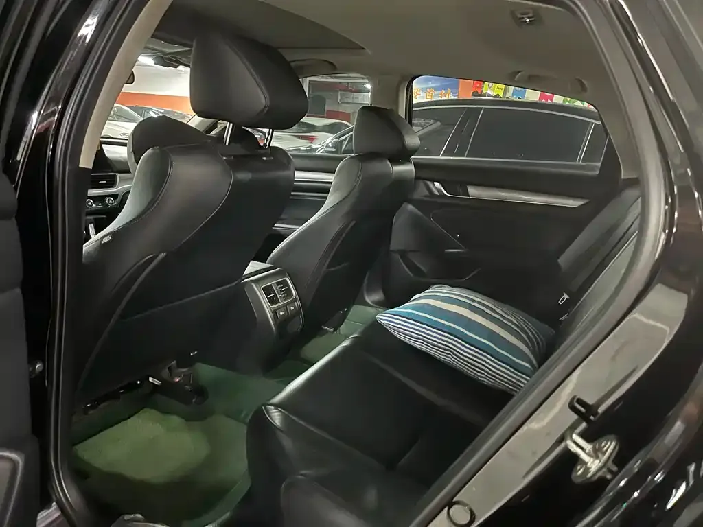 Honda Accord — фото 2