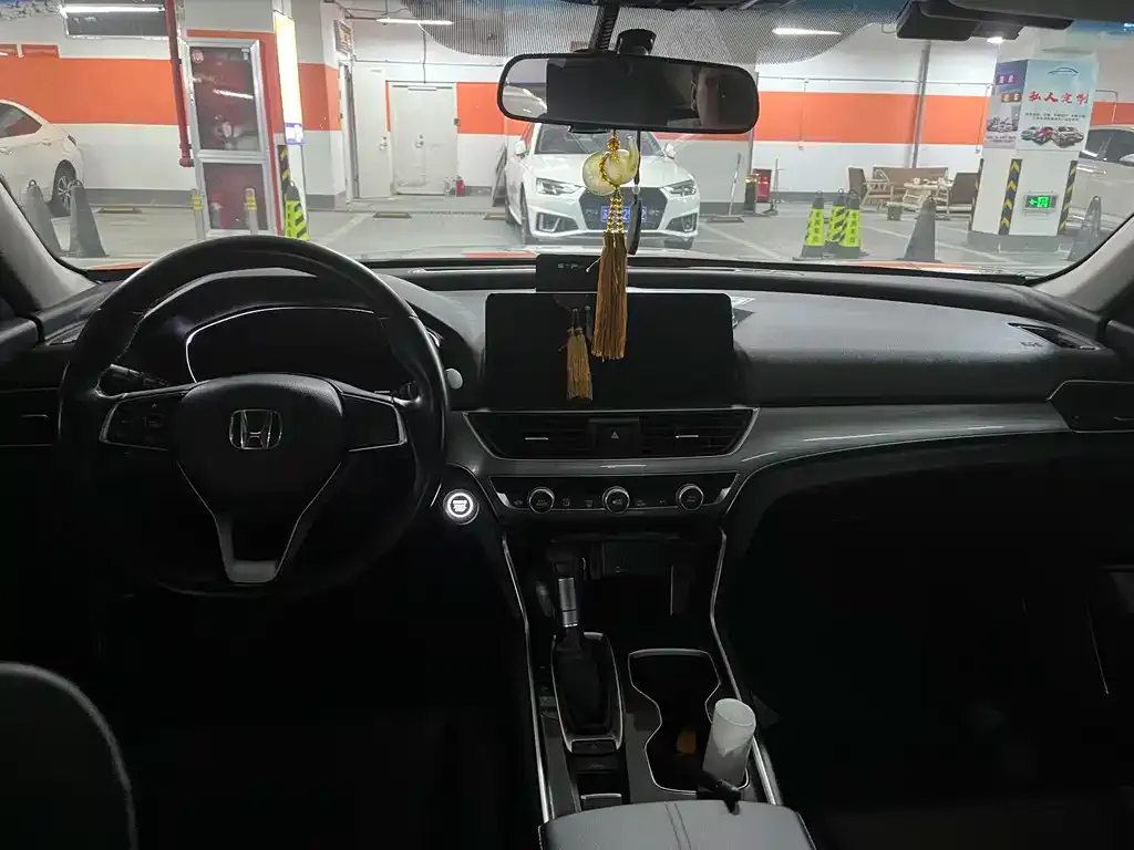 Honda Accord — фото 10