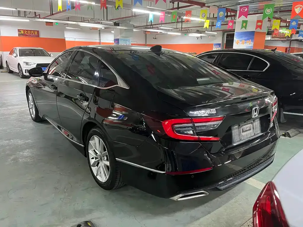 Honda Accord — фото 6