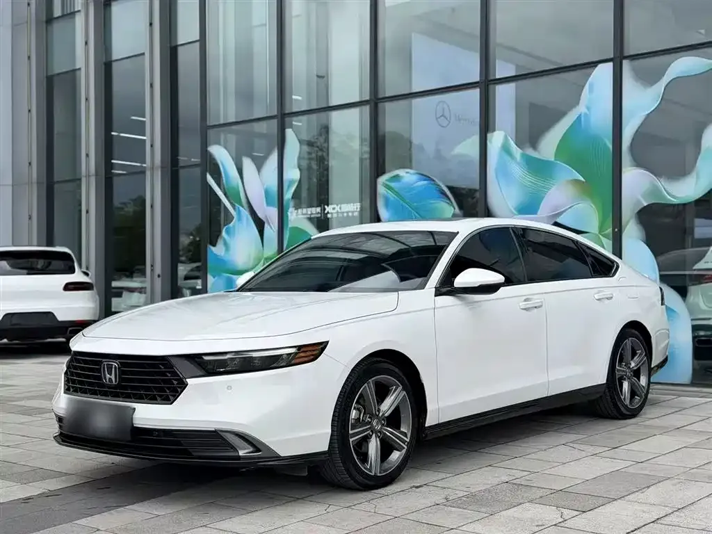 Honda Accord — фото 1