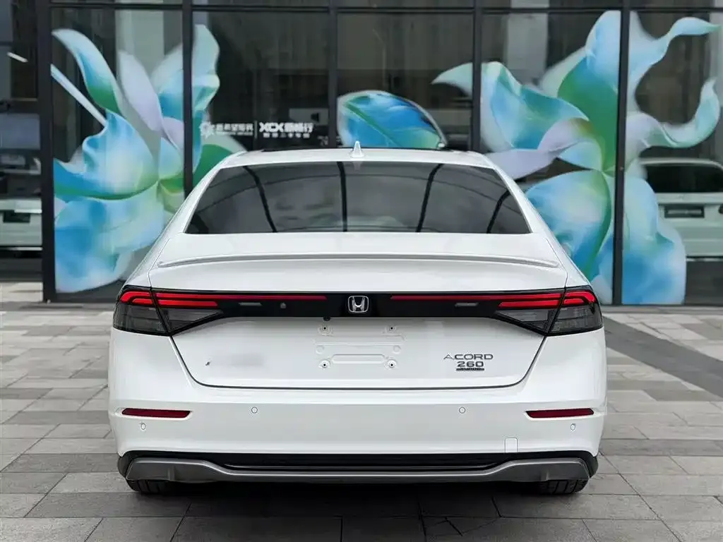 Honda Accord — фото 10