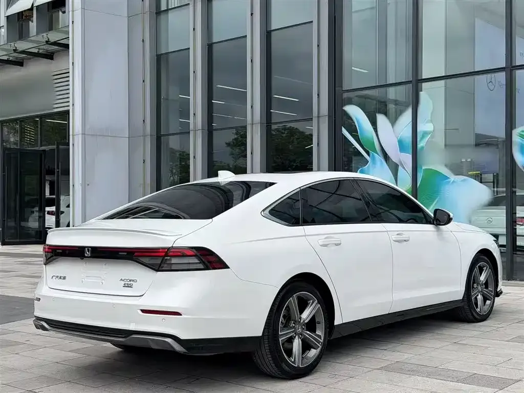 Honda Accord — фото 6