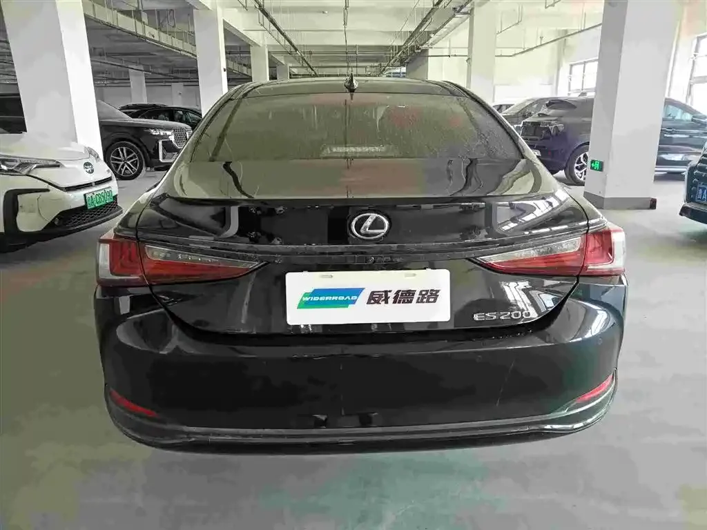 Lexus ES — фото 10