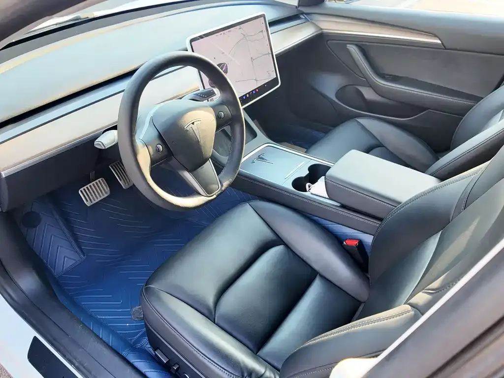 Tesla Model 3 — фото 6