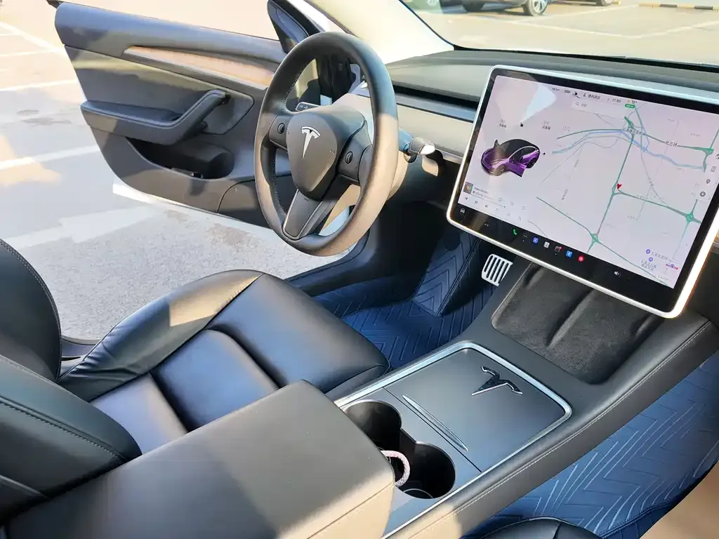 Tesla Model 3 — фото 2
