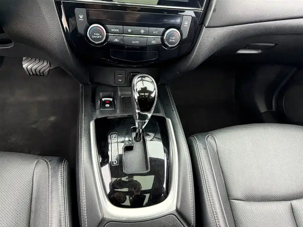Nissan X-Trail — фото 10