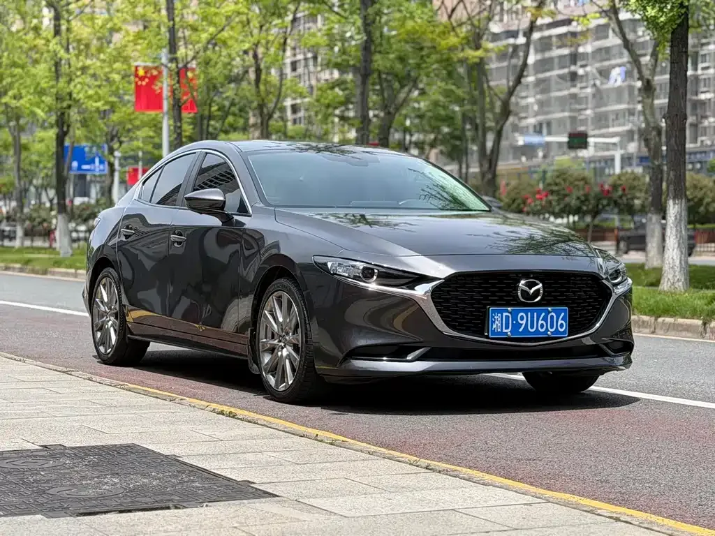 Mazda 3 Axela — фото 4