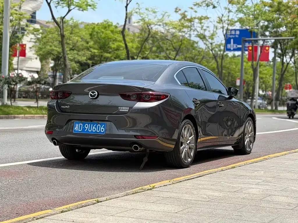 Mazda 3 Axela — фото 6