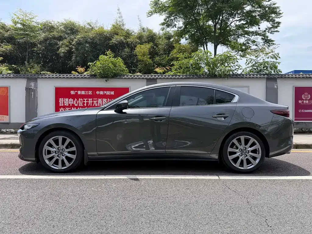 Mazda 3 Axela — фото 10