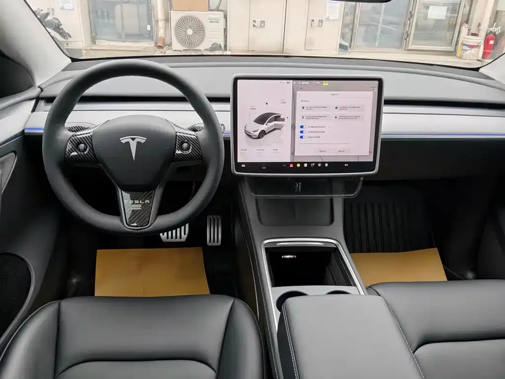 Tesla Model Y — фото 6