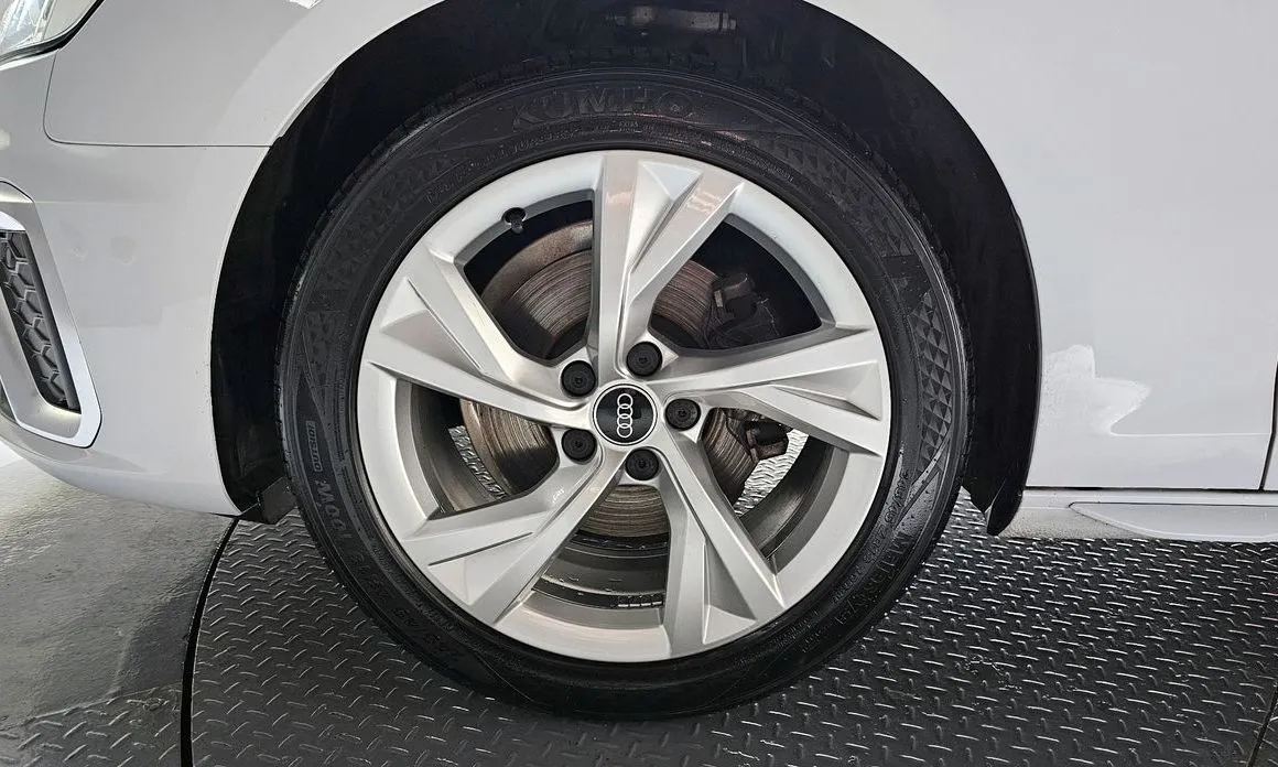 Audi A4 2021 из KR, фото 4