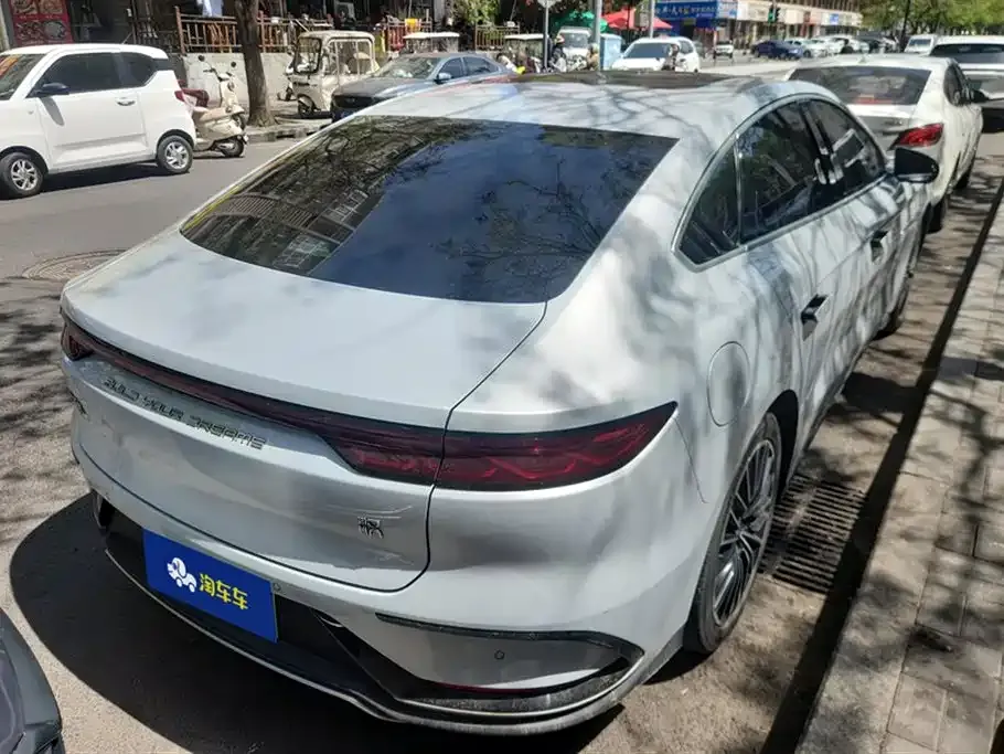 BYD Han — фото 10
