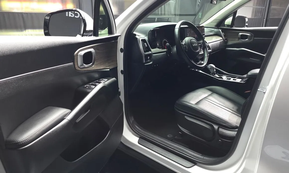 Kia Sorento — фото 6