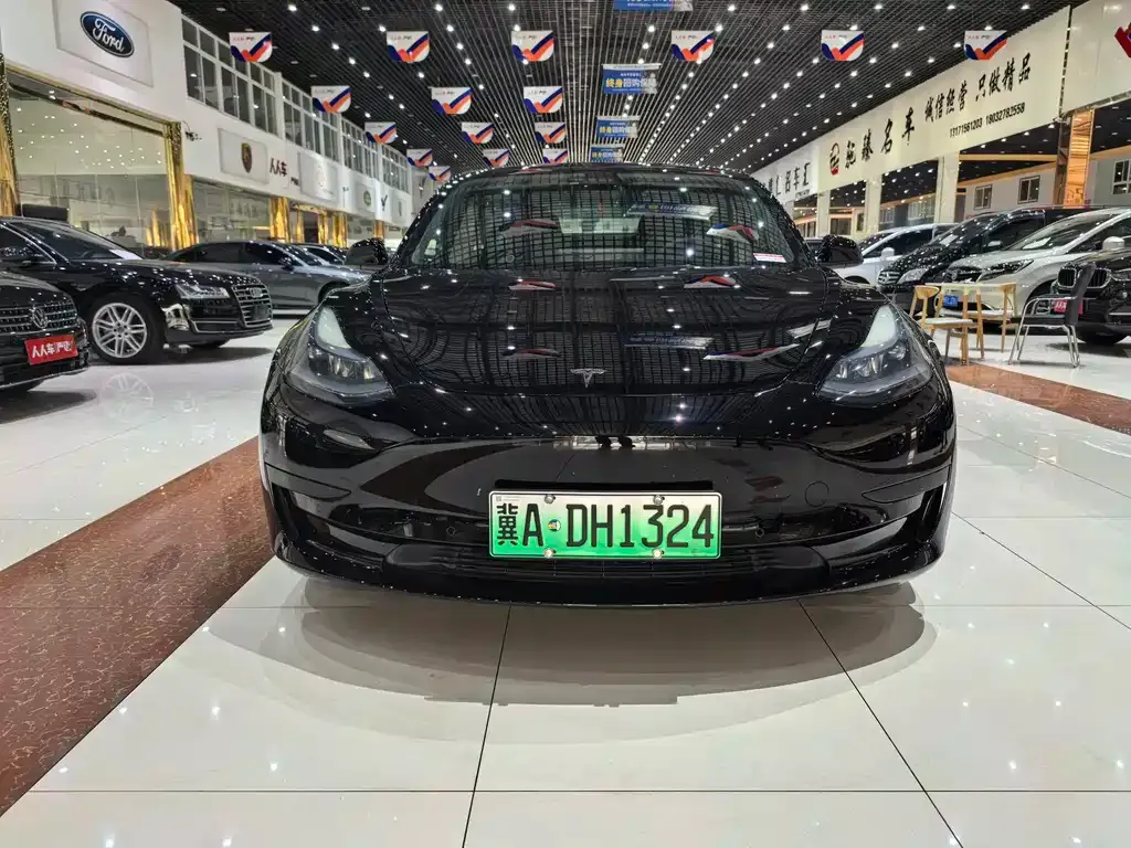 Tesla Model 3 — фото 7
