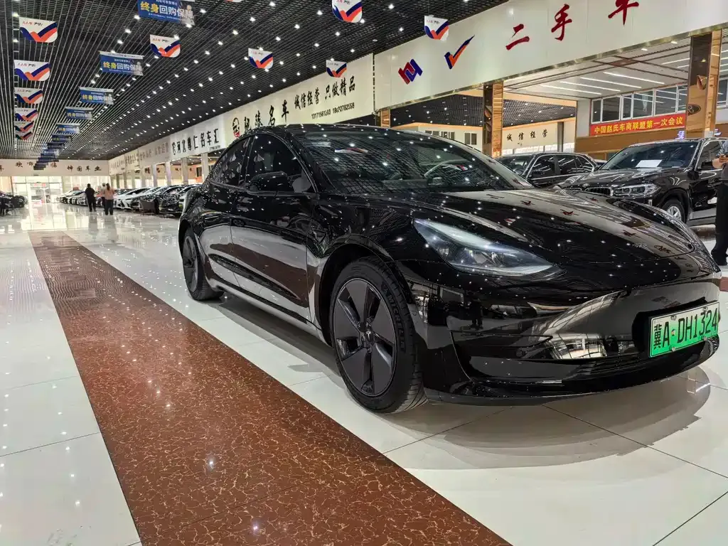 Tesla Model 3 — фото 9