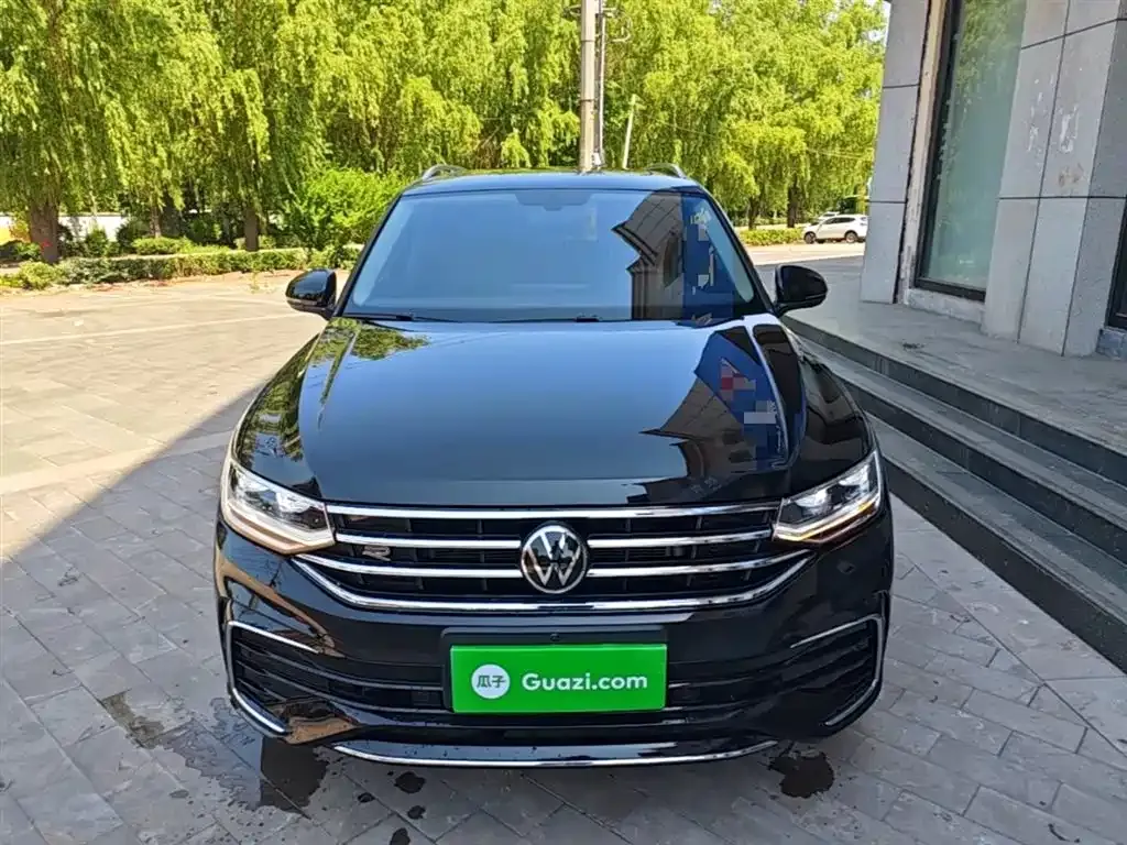 Volkswagen Tiguan L — фото 10