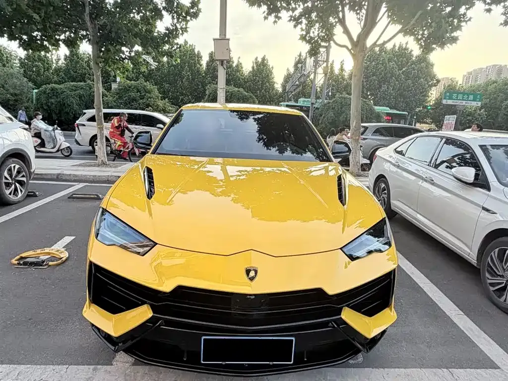 Lamborghini Urus — фото 6